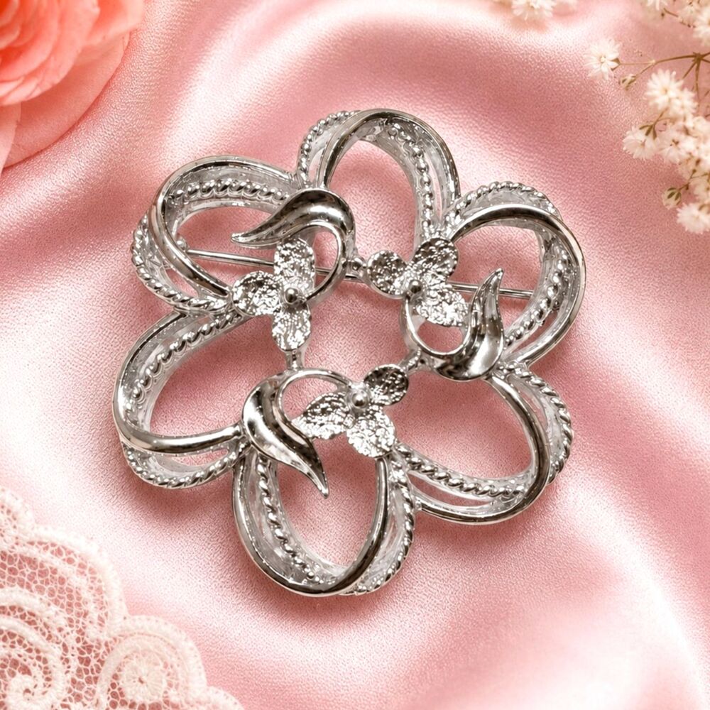 Vintage Sarah Coventry Fleurette Silver Tone Brooch 1974